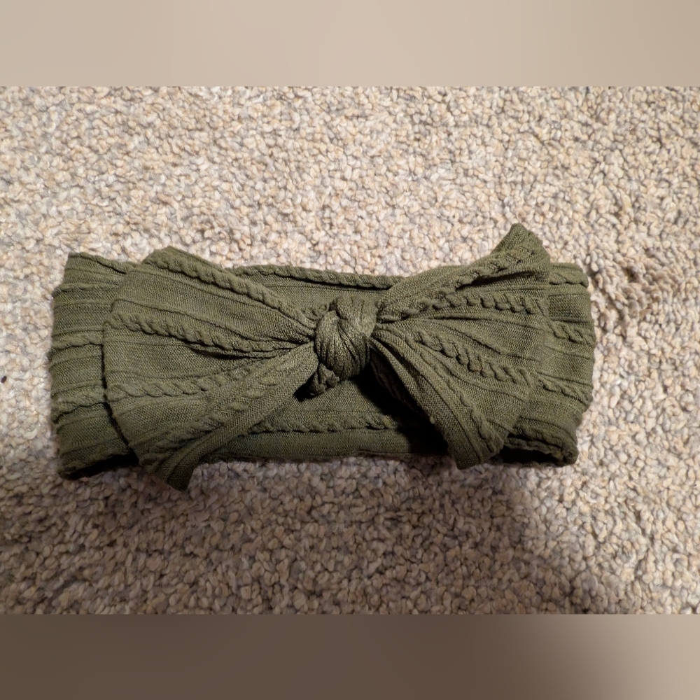 Baby head bow